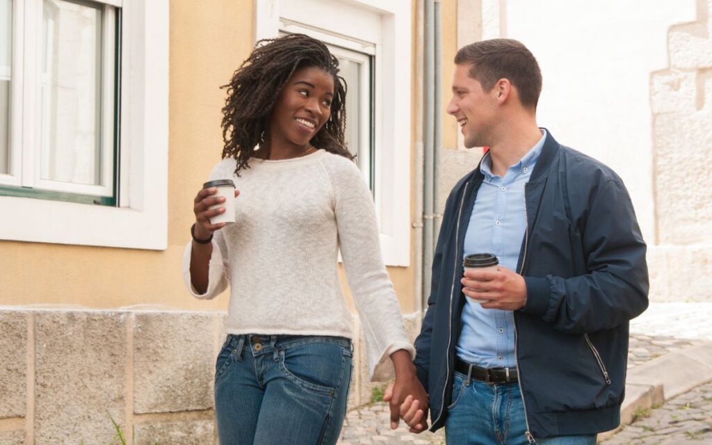 8 Best Interracial Dating Apps to Love Beyond Borders
